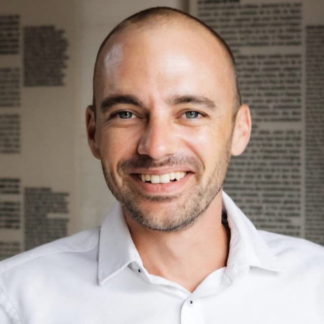 Victor Duvanel, fondateur de Chaize et patron du café Joséphine à Carouge